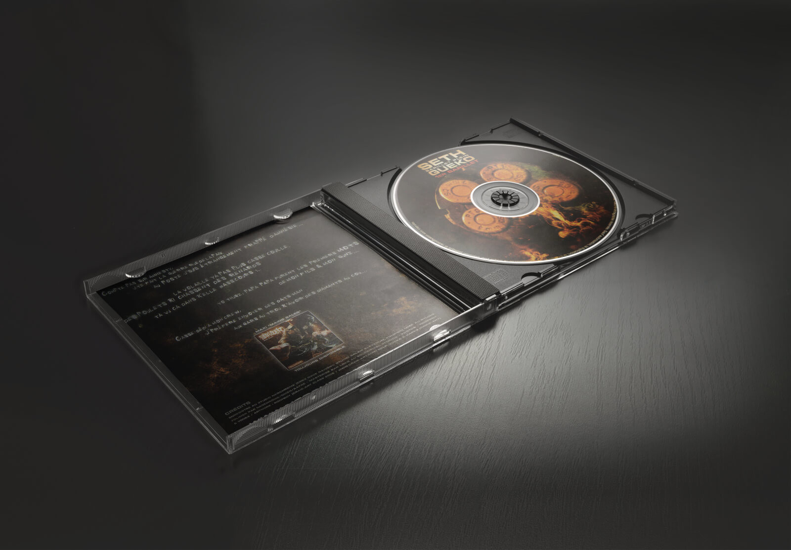 02-cd-mockup-by-punedesign